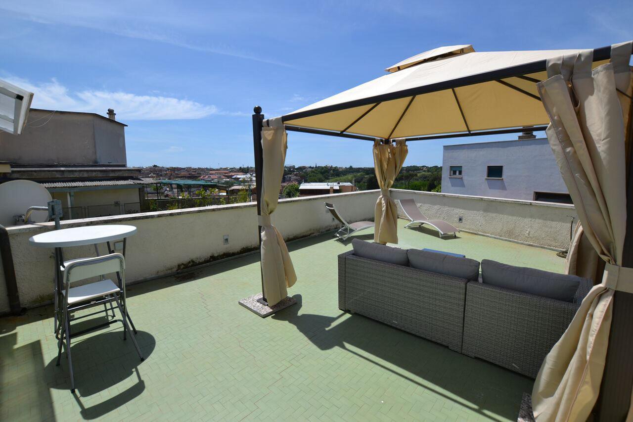 Romantic Attic With Terrace Over * Roma