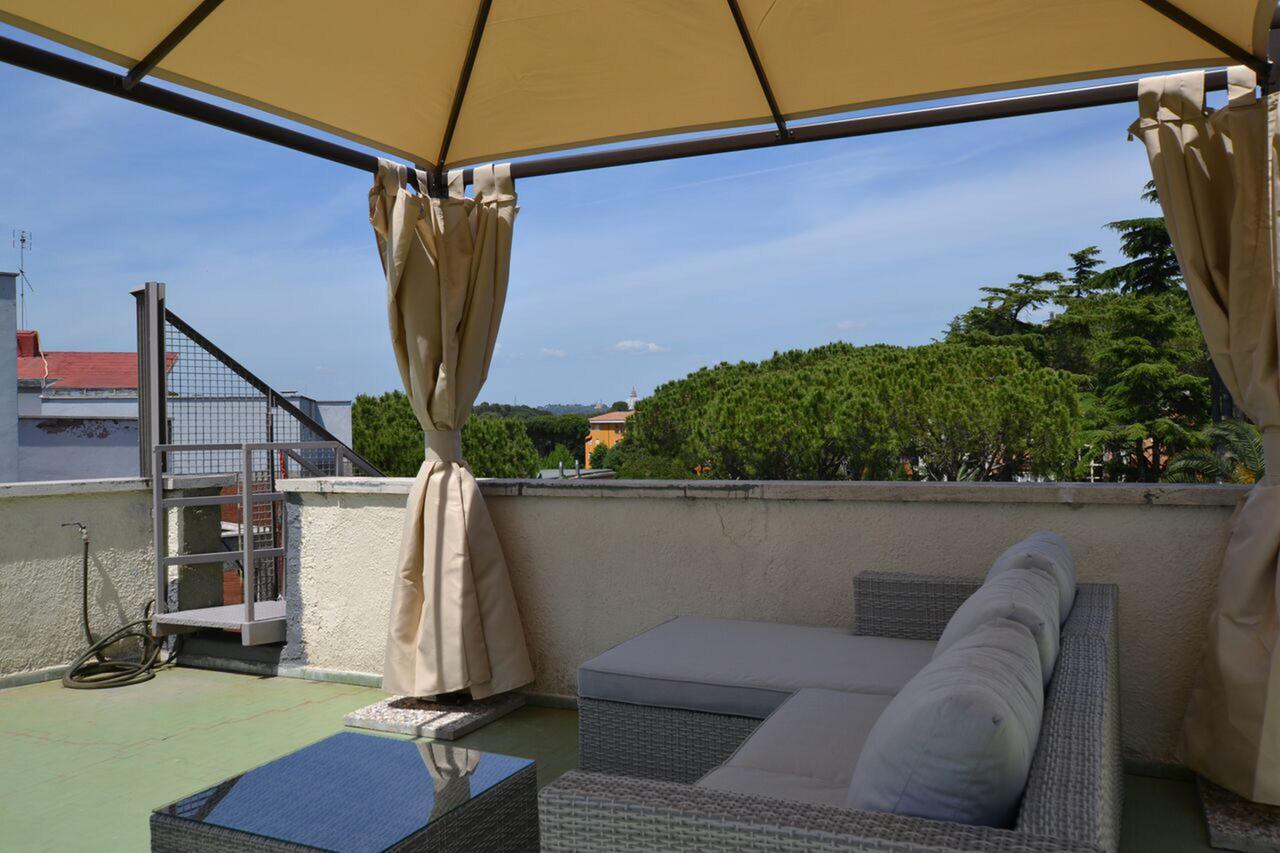 Appartamento Romantic Attic With Terrace Over Roma